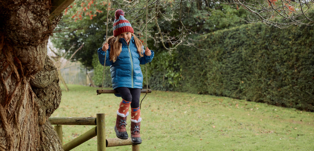 Make a Christmas Cake Bird Feeder