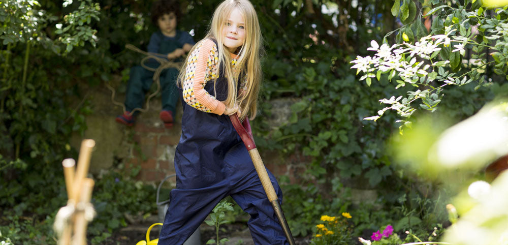 A Guide to Gardening With Children